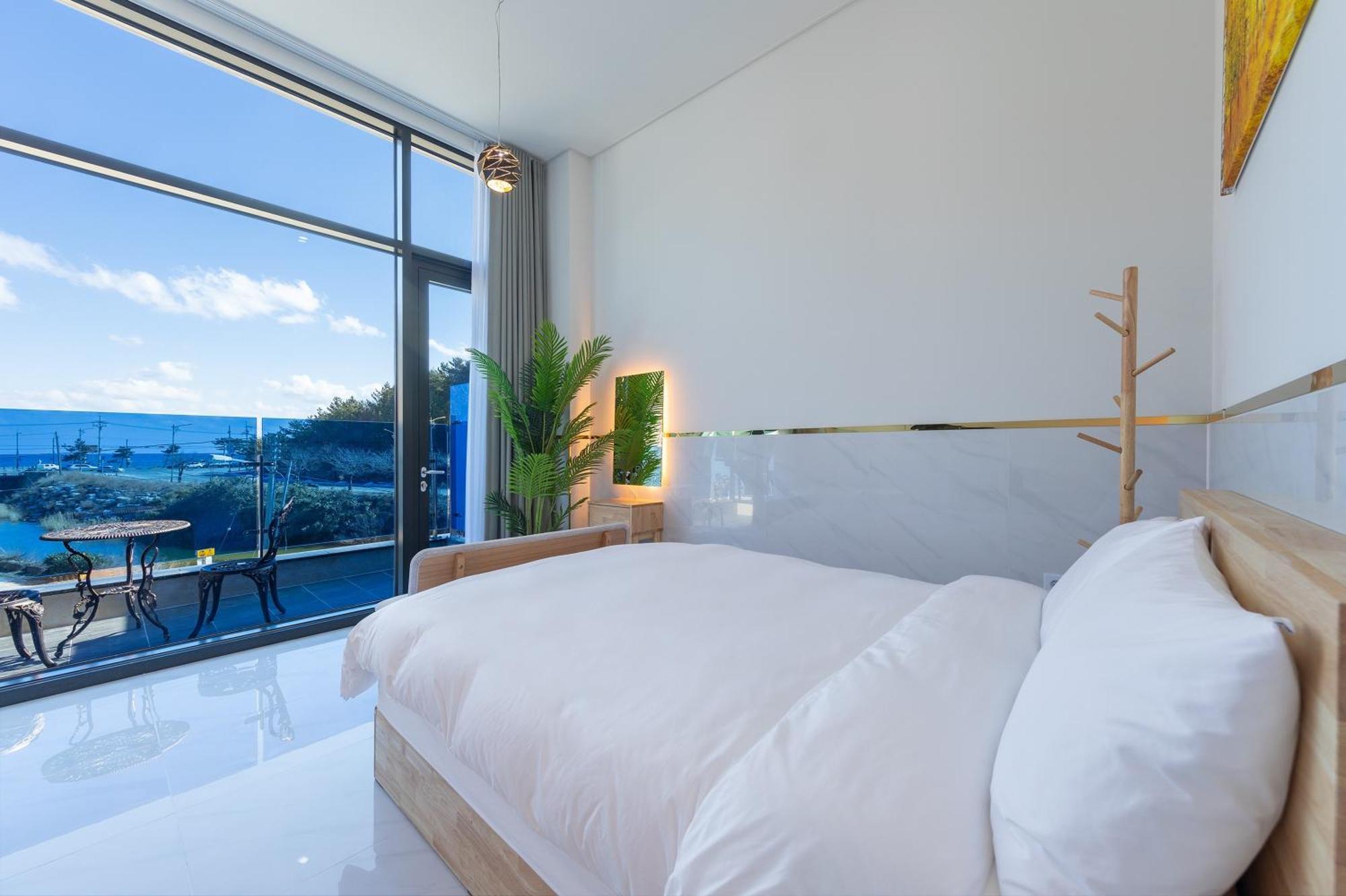 Today Gyeongpo Oceanview Pension Gangneung Room photo