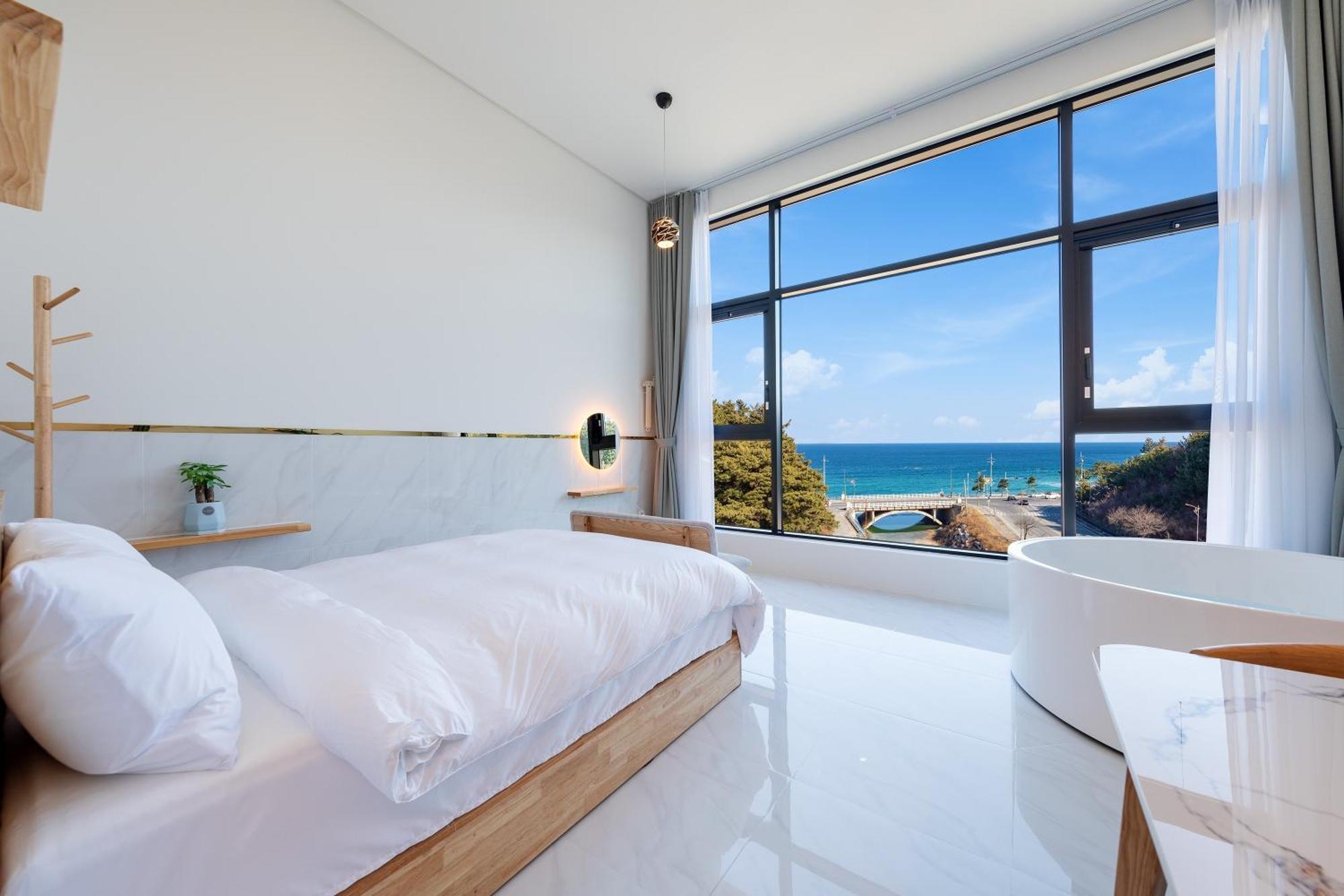 Today Gyeongpo Oceanview Pension Gangneung Room photo